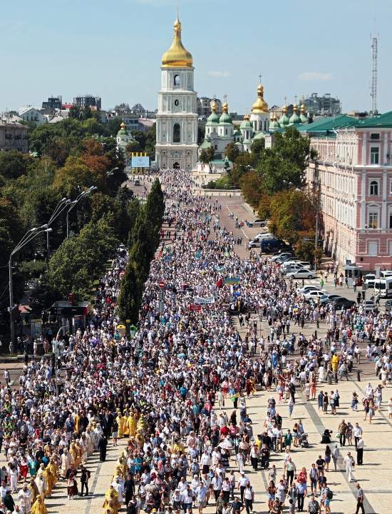 Первый Крестный ход Православной церкви Украины