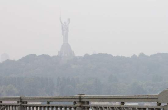 Загрязнение воздуха: СО еще в норме, но торфяники уже горят. А мы еще и листья жжем!